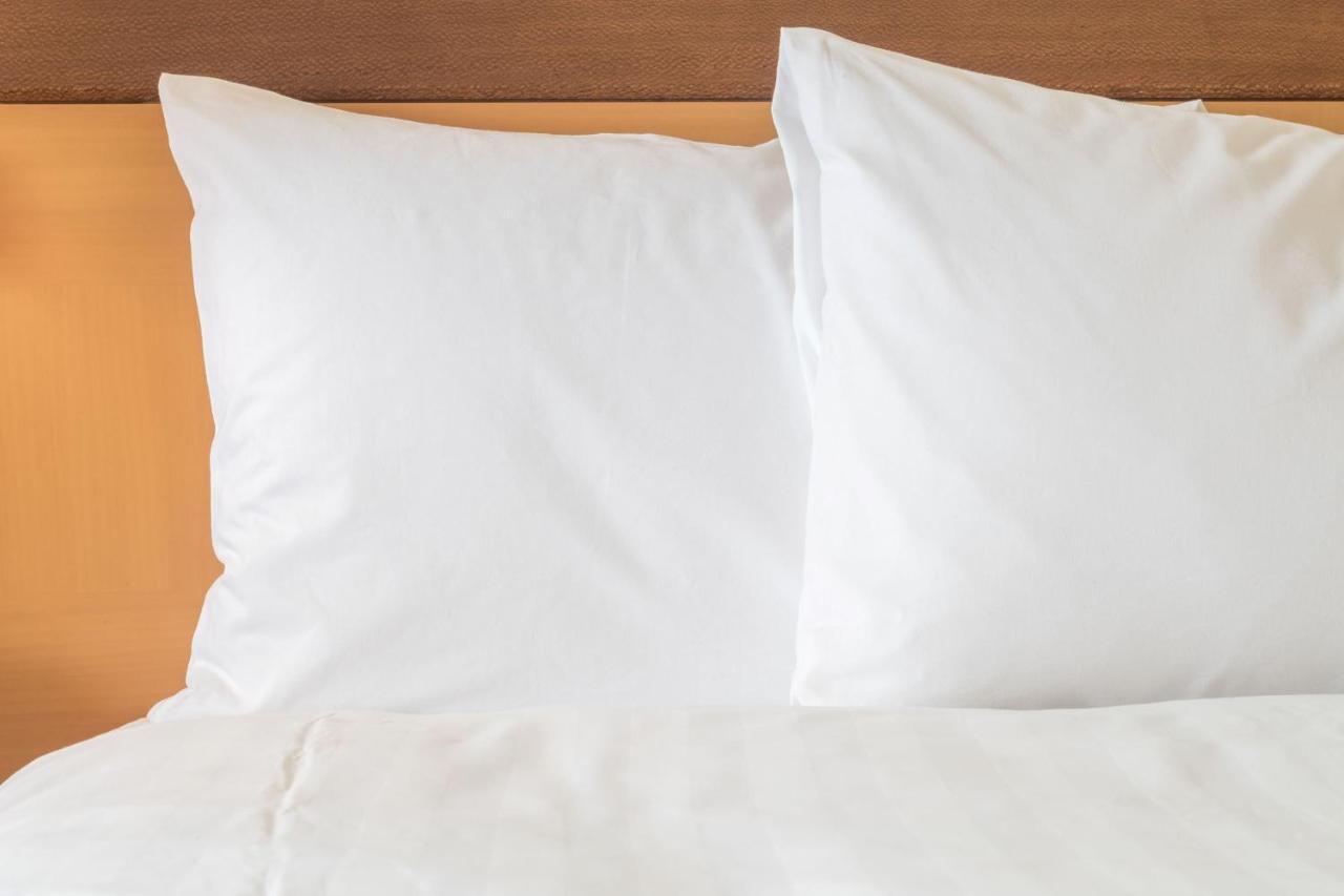 Holiday Inn Express Metropolis By Ihg Екстер'єр фото