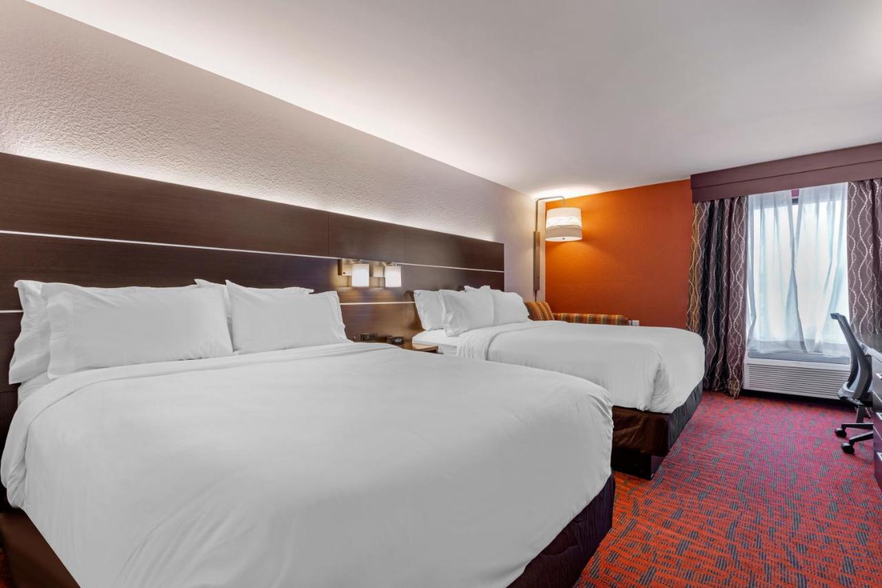 Holiday Inn Express Metropolis By Ihg Екстер'єр фото